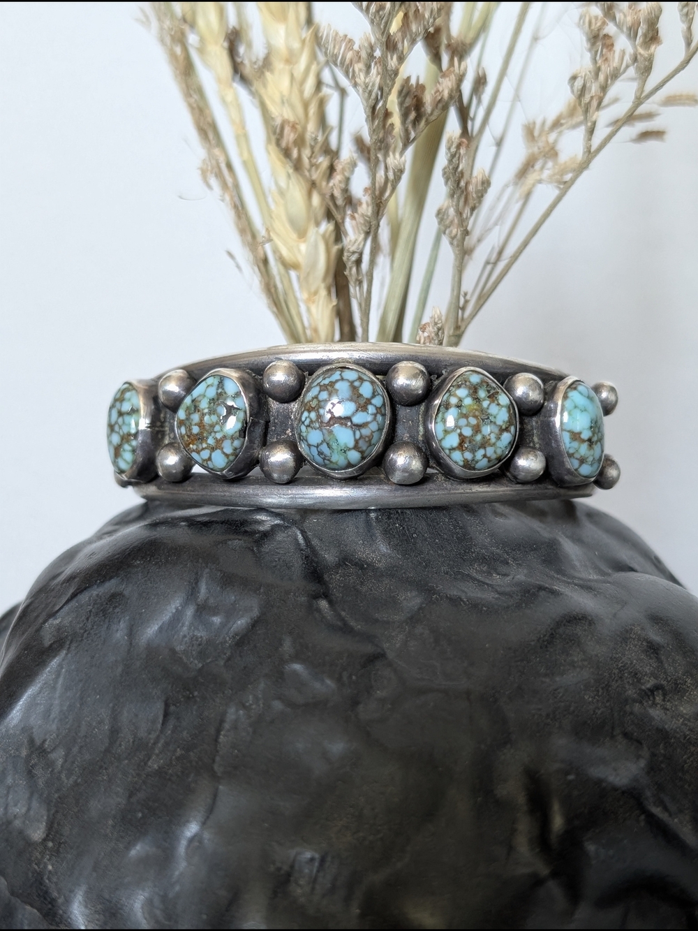 Vintage NATIVE AMERICAN turquoise  and Sterling Silver cuff.